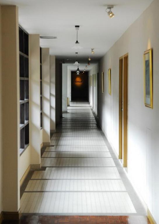 Silom Village Inn Банкок Екстериор снимка